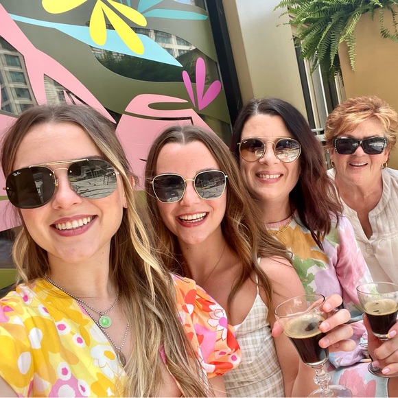 Meet your Posher, Jennifer - Picture 8 of 8